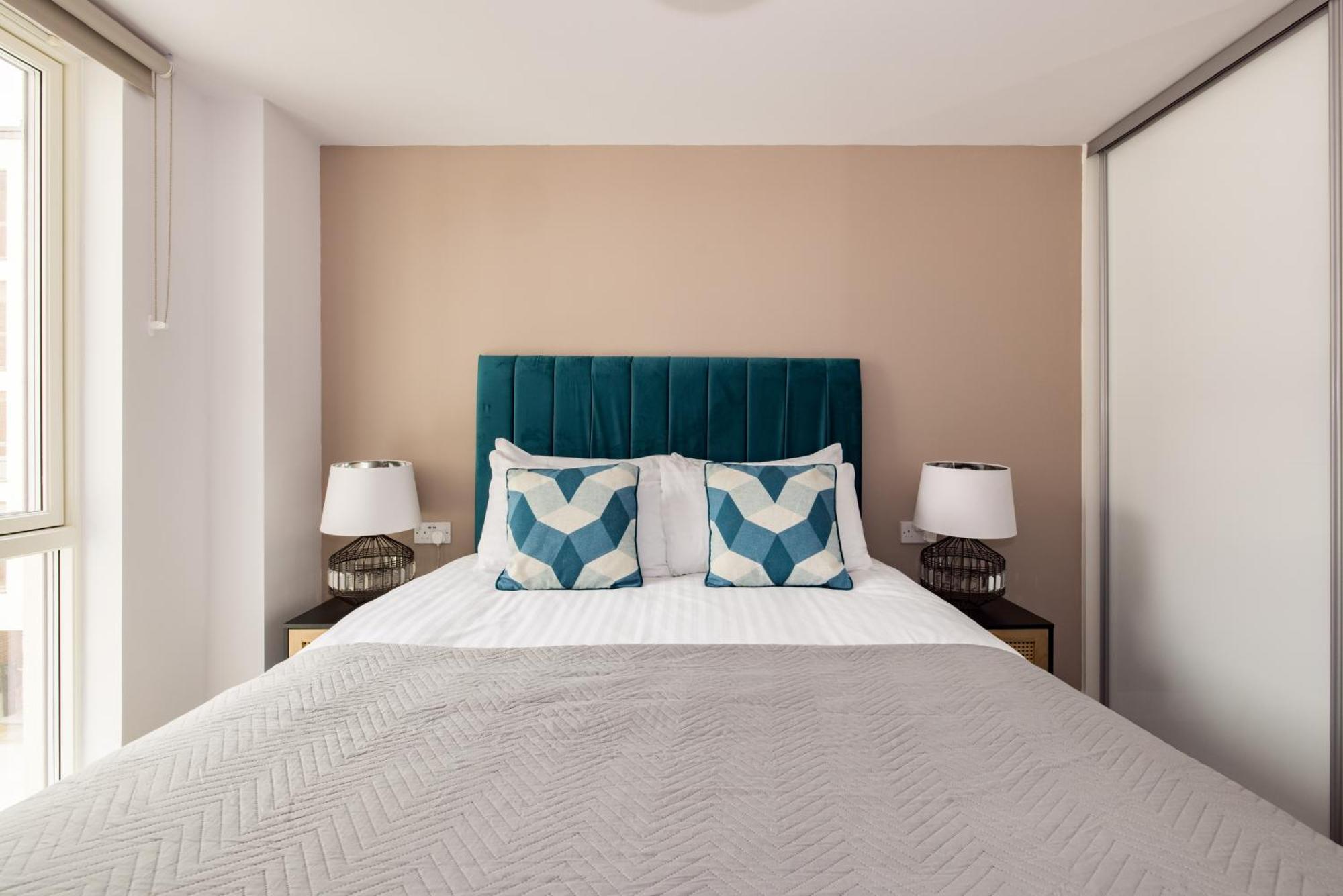 Charles Hope Centre Apartment *